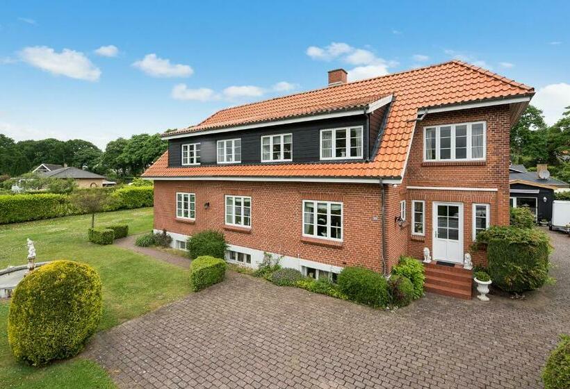 بنسيون Kollund Rooms