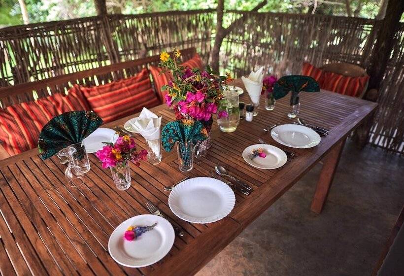 펜션 Nature Homes   Africa Amini Life