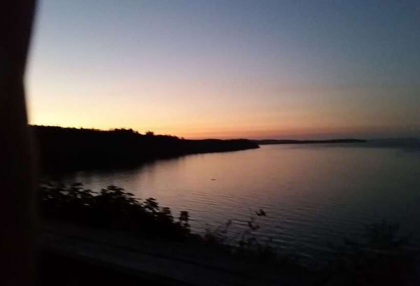 ペンション Skiff Point Guest House