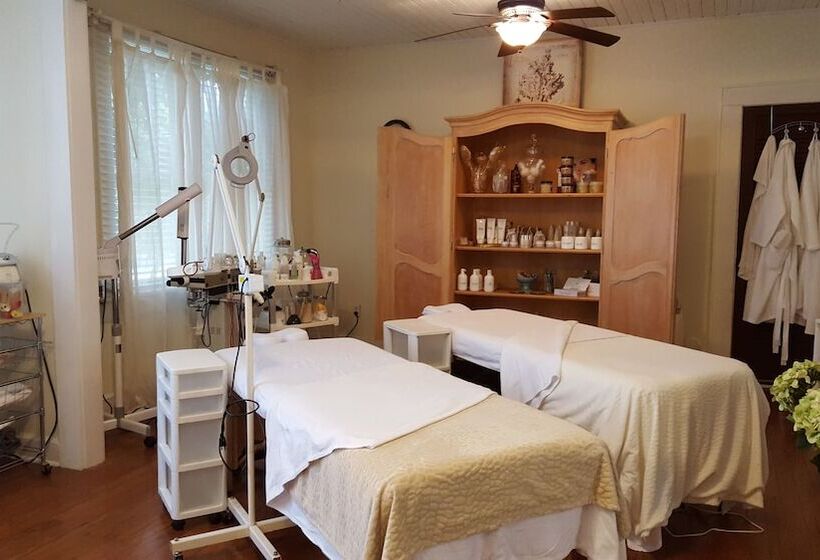 Putnam Lodge Hotel And Spa