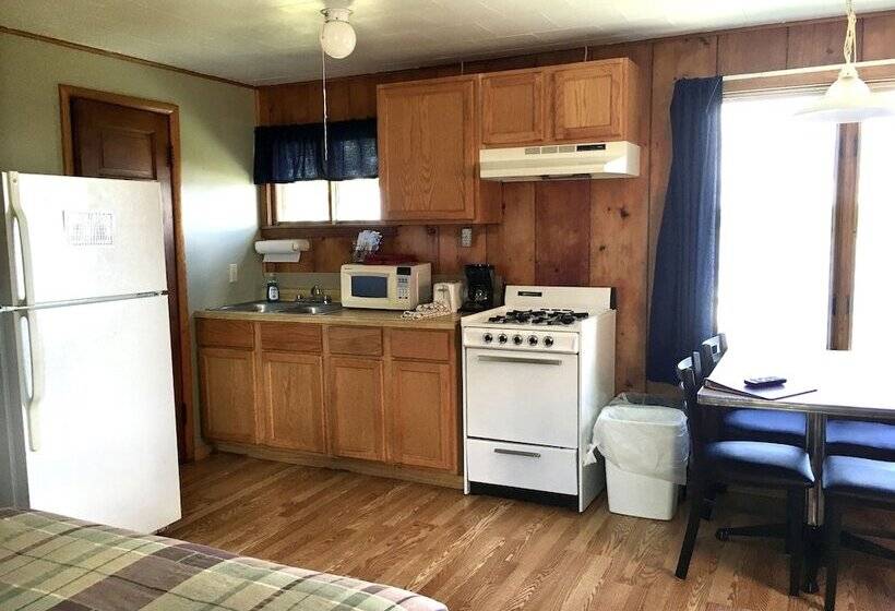 منتجع Sportsman's Lodge