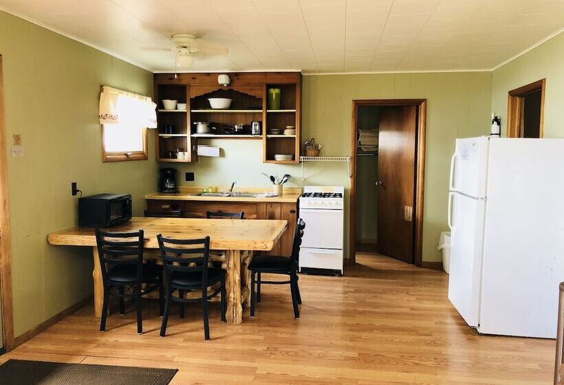 منتجع Sportsman's Lodge