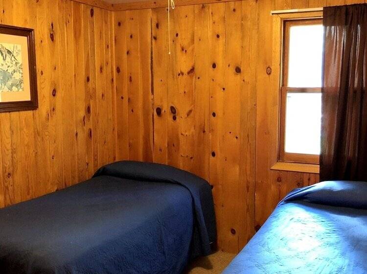 منتجع Sportsman's Lodge