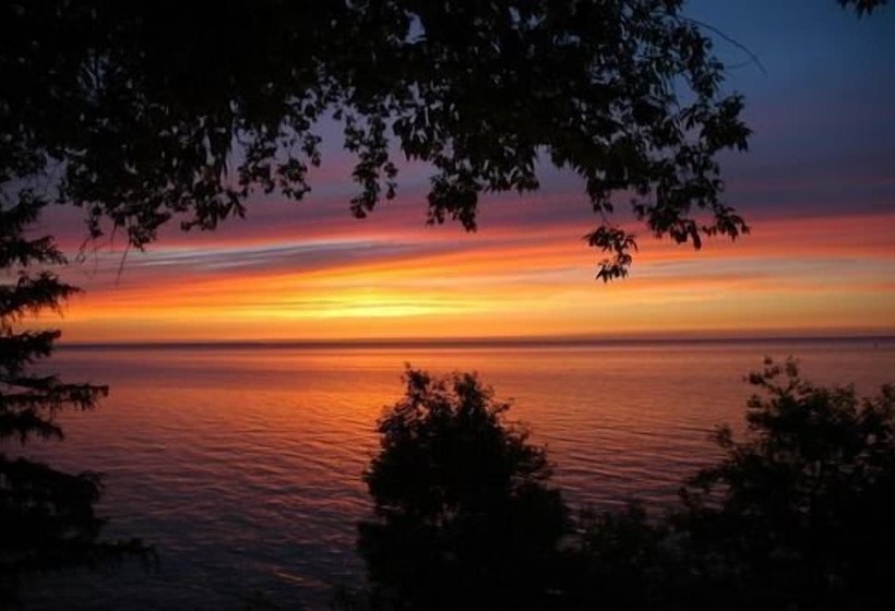 Simcoe Suites On The Henley B&b