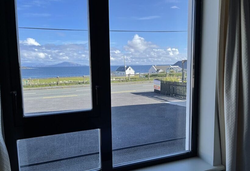 צימר Teach Cruachán Large Group Holiday Home