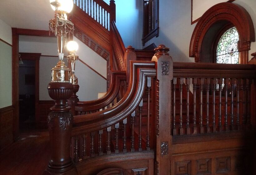 The Gage Mansion B&b