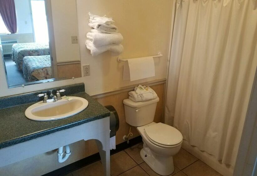 Traveler's Choice Motel