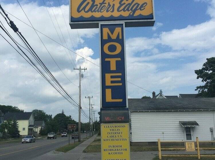 Waters Edge Motel