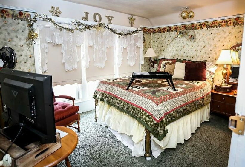 3rd Street Nest Bed & Breakfast