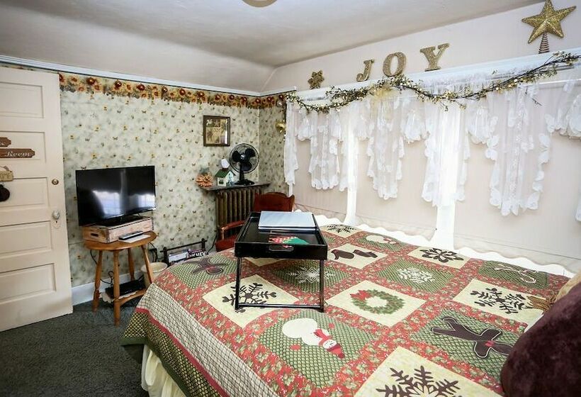 3rd Street Nest Bed & Breakfast