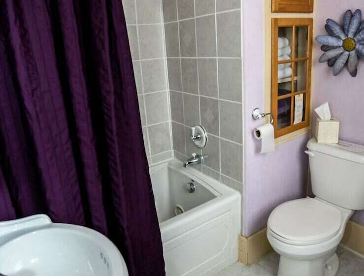 3rd Street Nest Bed & Breakfast