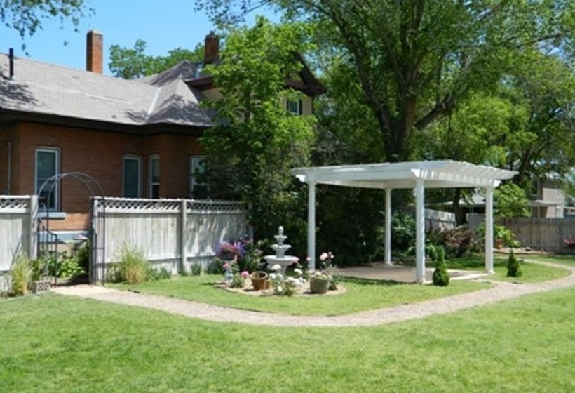 3rd Street Nest Bed & Breakfast