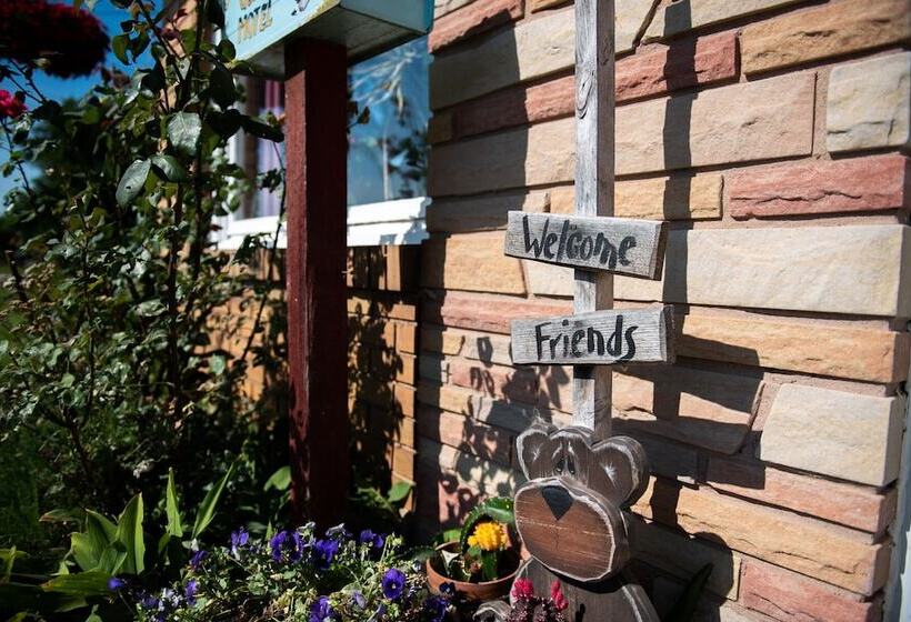 Adams Golden Acres Motel