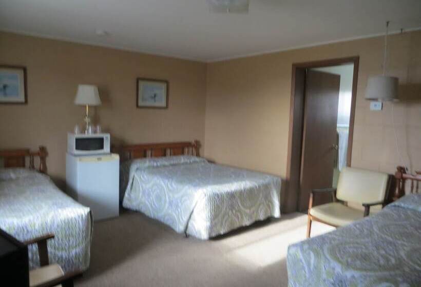 Adams Golden Acres Motel