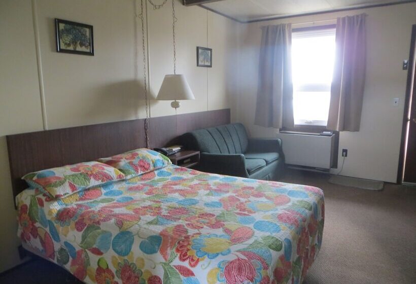 Adams Golden Acres Motel