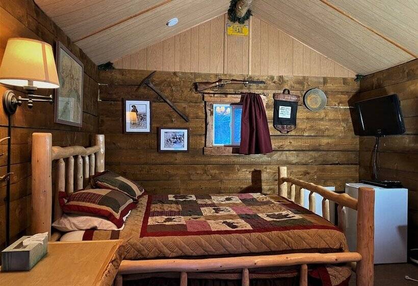 Alaska Creekside Cabins
