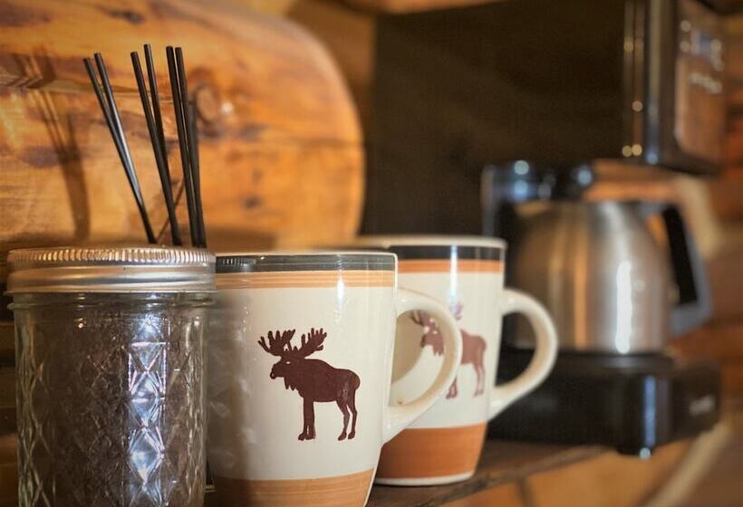 Alaska Creekside Cabins