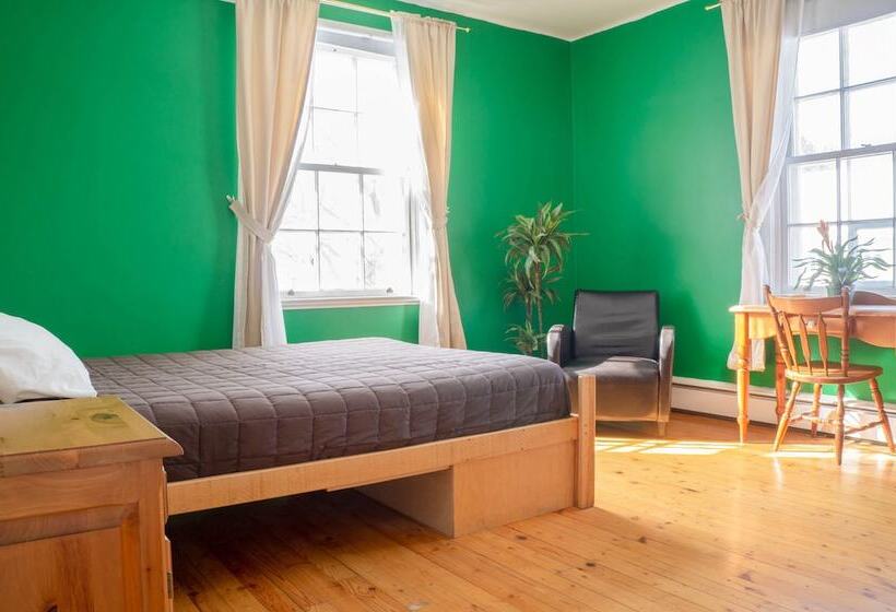 Общежитие La Secousse