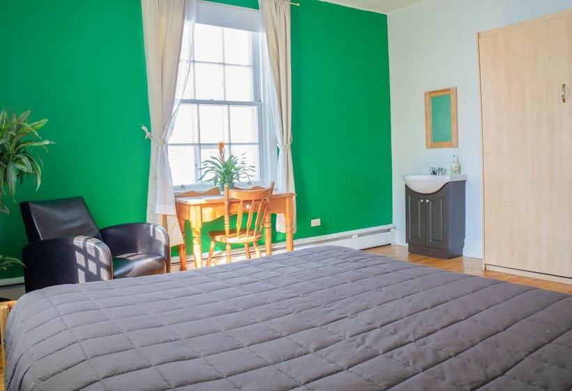 Общежитие La Secousse