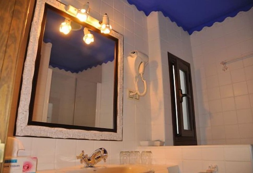 Apartamentos Turísticos Doña María La Brava