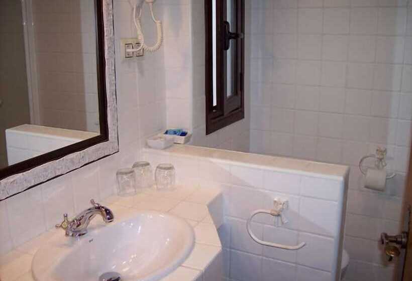 Apartamentos Turísticos Doña María La Brava