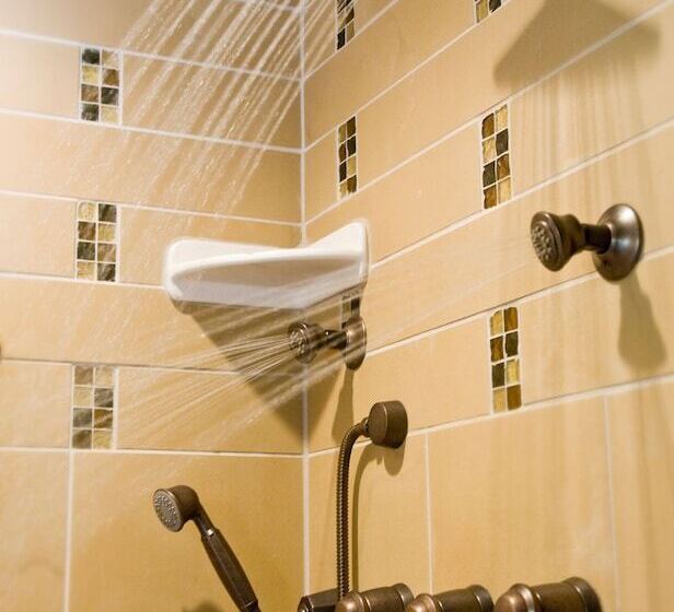 B. F. Hiestand House Bed & Breakfast