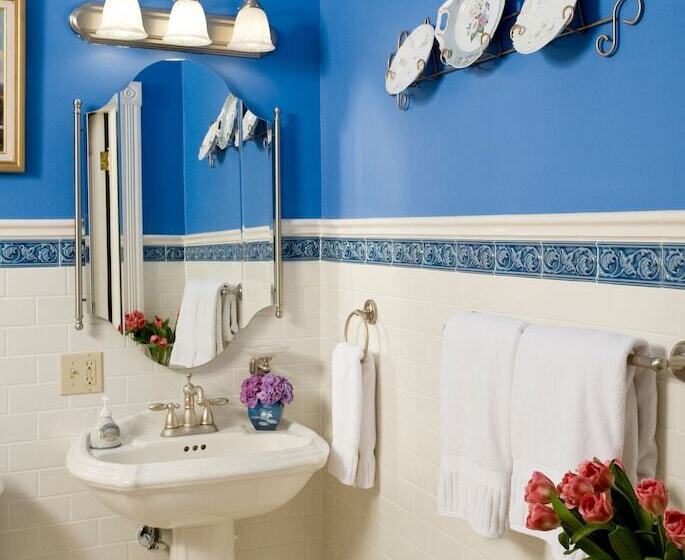 B. F. Hiestand House Bed & Breakfast