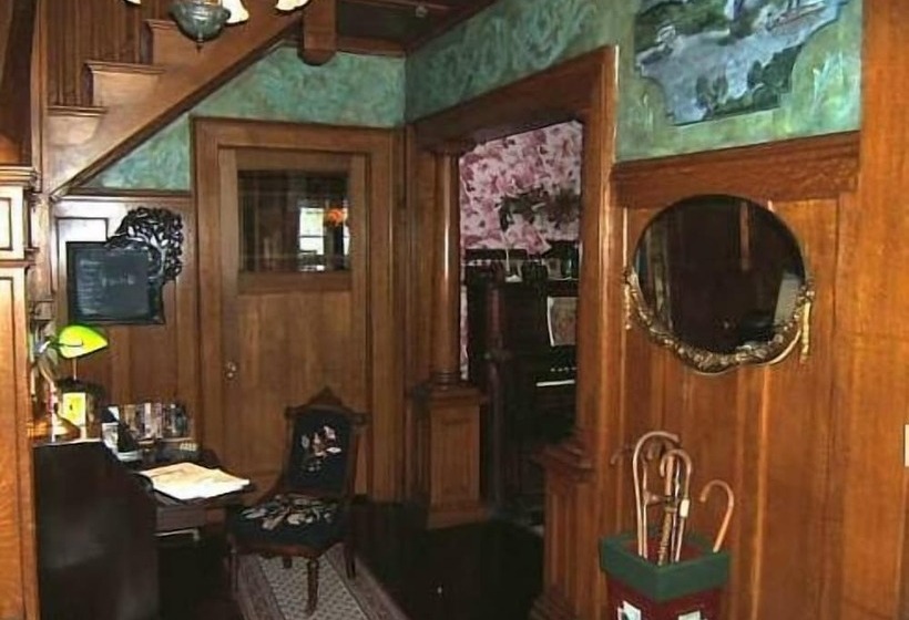 مبيت وإفطار The Colonel's Inn