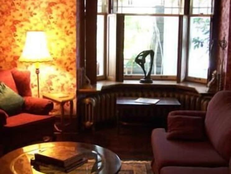 مبيت وإفطار The Colonel's Inn