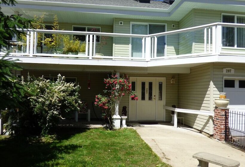 Crown House Bed & Breakfast