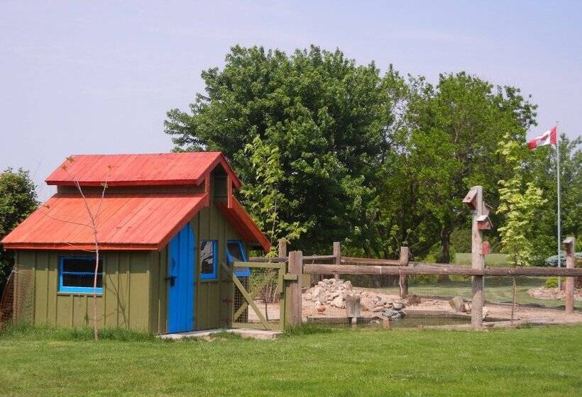 Duck Pond Bed & Breakfast Cottage