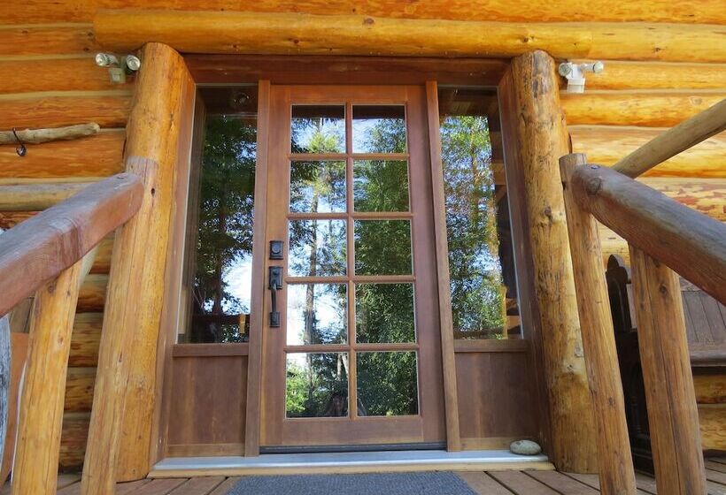 Handsome Dan's At Otter Point