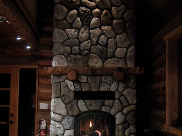 Handsome Dan's At Otter Point