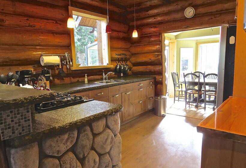 Handsome Dan's At Otter Point