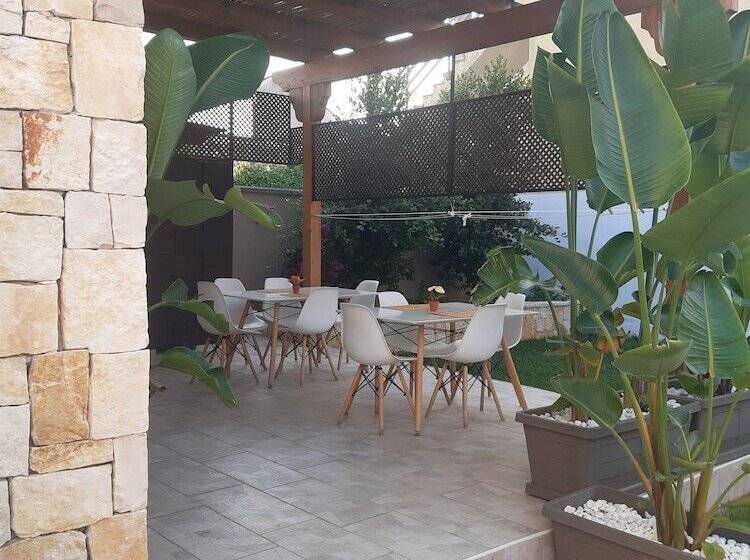 مسافرخانه B&b Sara