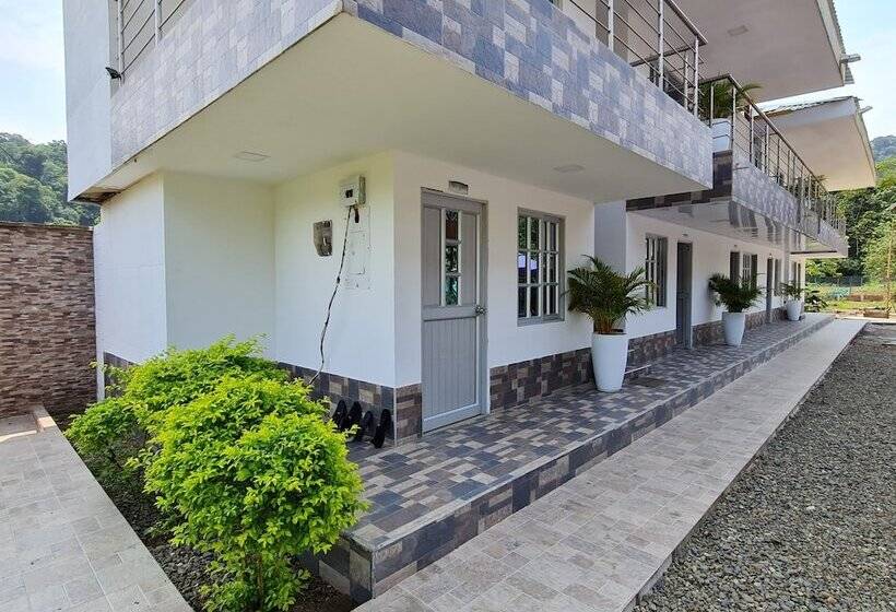 פונדק Ecohotel Linda Judith