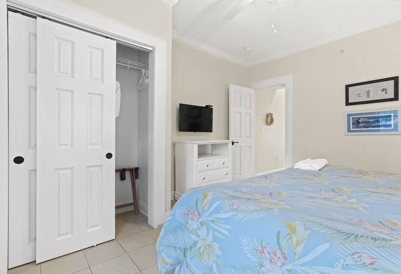 فندق Bay Town Inn