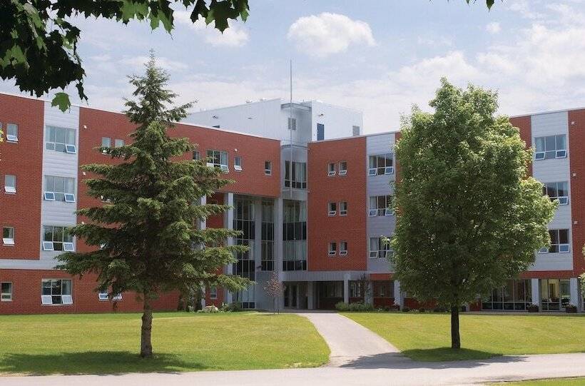 فندق Bishop's University