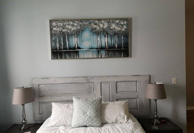 فندق Canalside Restaurant, Inn & Kitchen Store