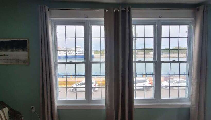 فندق Canalside Restaurant, Inn & Kitchen Store