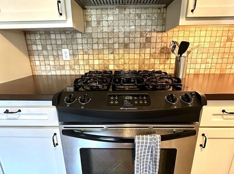 בית מלון כפרי Eureka Zen Cottages