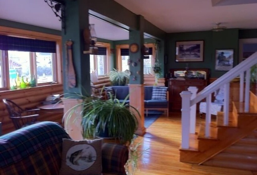 호텔 Green Highlander Lodge