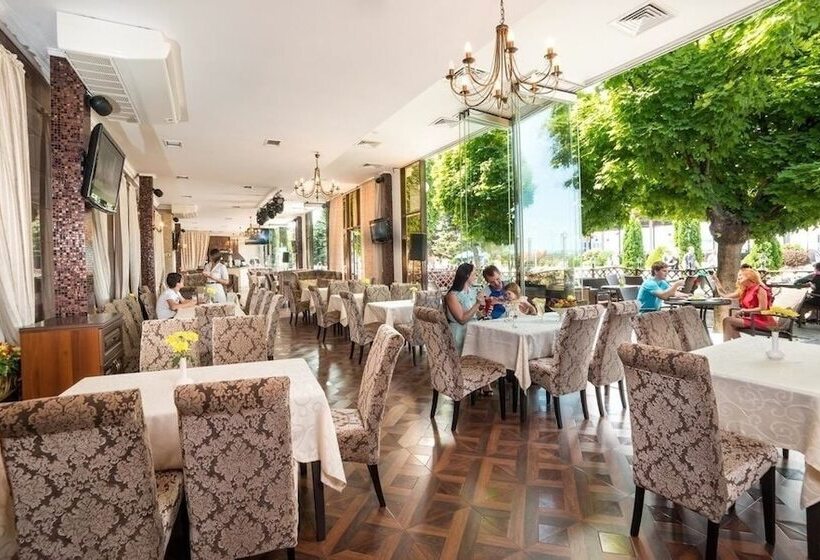 هتل Health & Spa Starinnaya Anapa