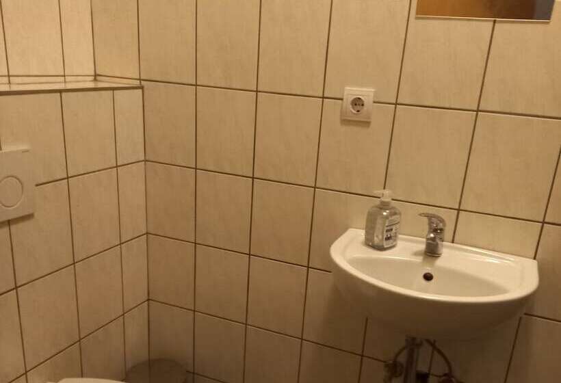 هتل Hostel Bregenz