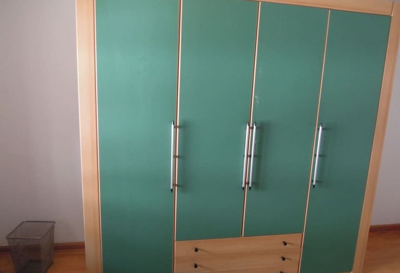 هتل Hostel Bregenz