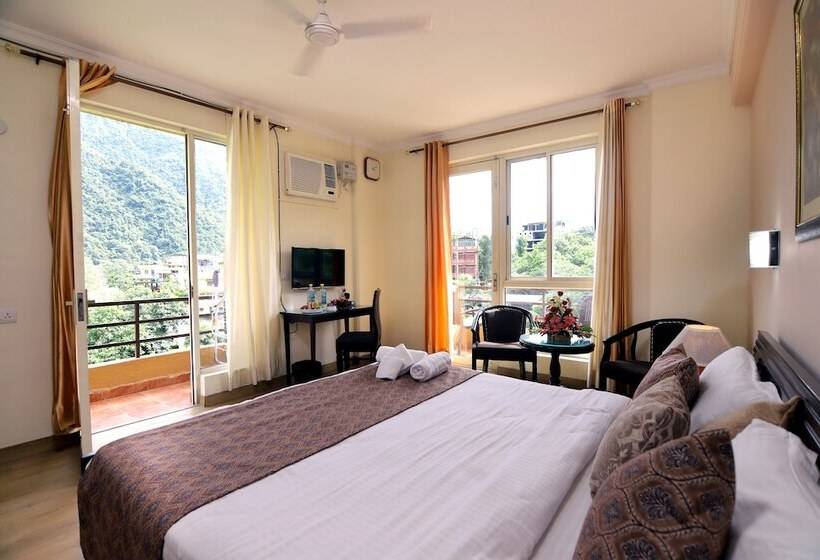 Отель Luxury Aloha Apartments