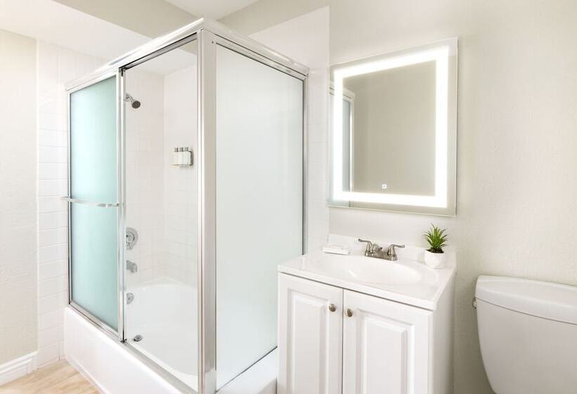 בית מלון כפרי Pacific Edge Oceanfront