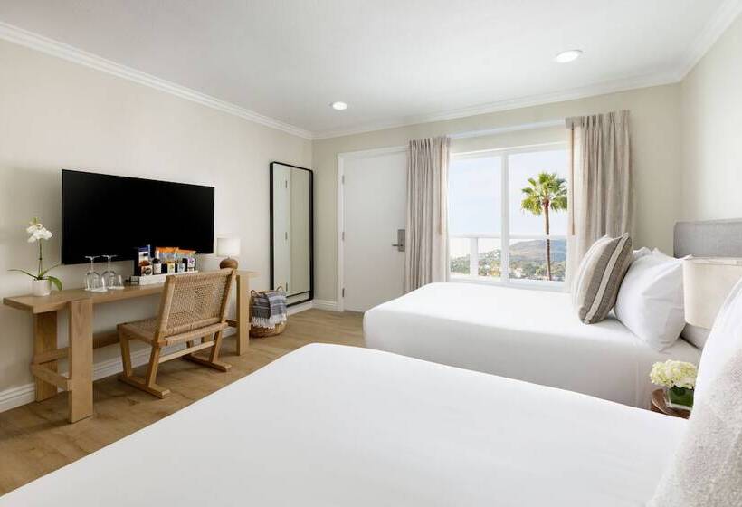 בית מלון כפרי Pacific Edge Oceanfront