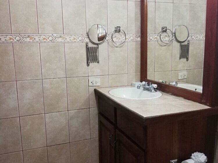 فندق Paradise Inn