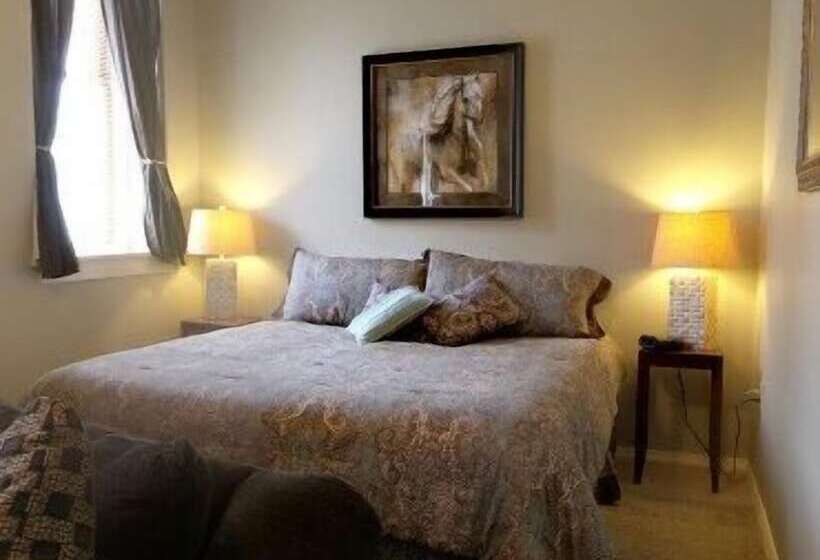 בית מלון כפרי Suites At The Red Rock Vacation Rentals